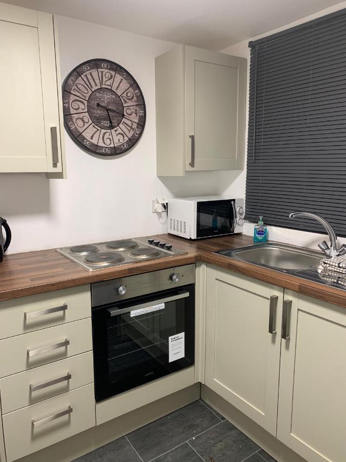 Cosy Cottage In Redcar - Workstays Uk Wilton  Bagian luar foto