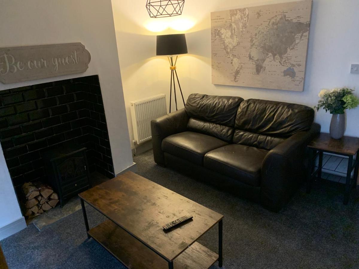 Cosy Cottage In Redcar - Workstays Uk Wilton  Bagian luar foto