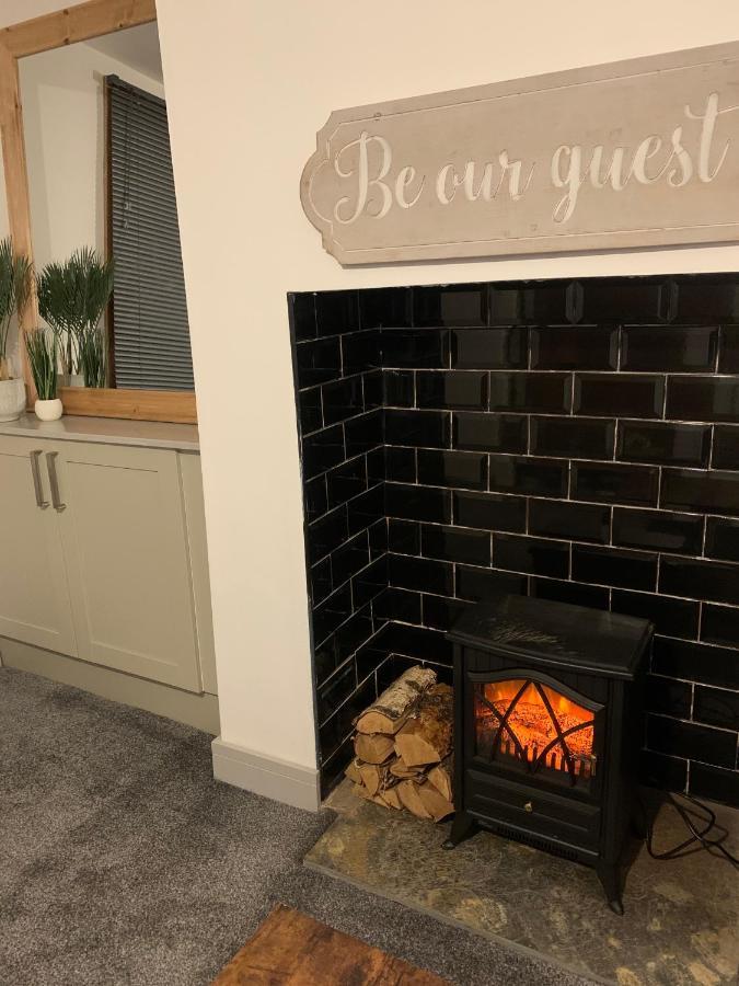 Cosy Cottage In Redcar - Workstays Uk Wilton  Bagian luar foto